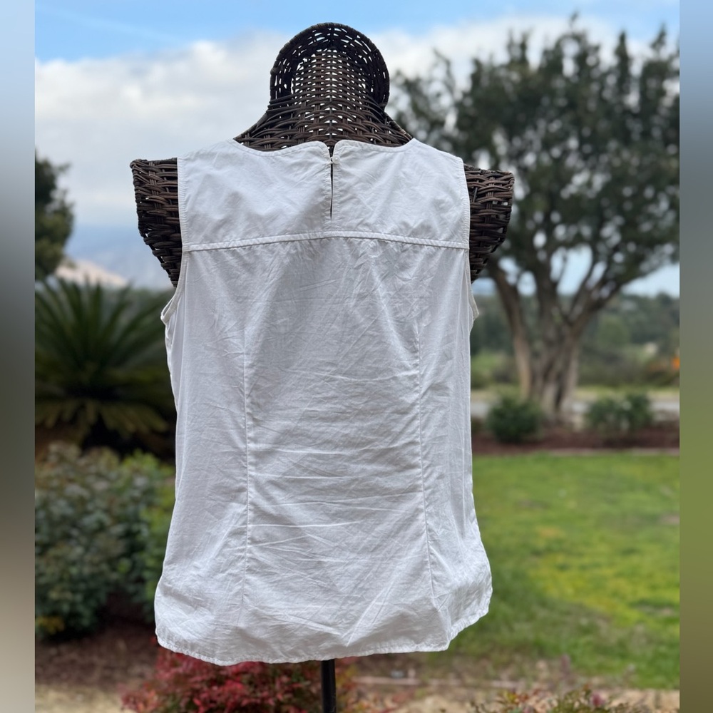 Talbot's sleeveless 100% cotton blouse with unique embroidered yoke - size 8P - Picture 6 of 6